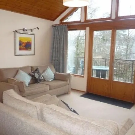 Bridge 13, Within Walking Distance Of Town Centre, Strictly No Pets *