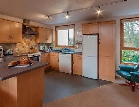 Дом отдыха Bridge 13, Within Walking Distance Of Town Centre, Strictly No Pets *